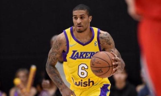 他的表现越 他的表现越