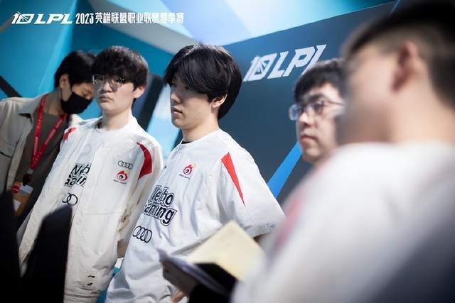 在末段奋力 在末段奋力