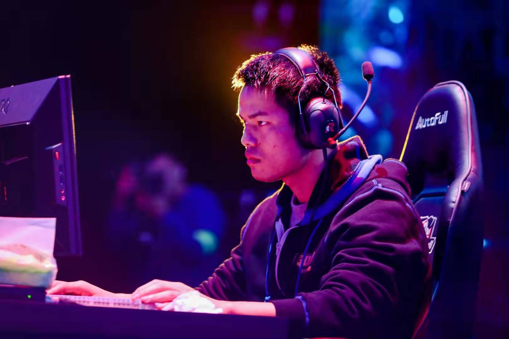 激烈的CB 激烈的CB